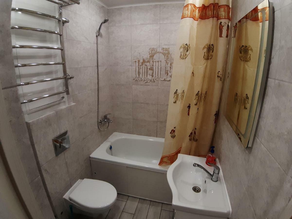 Ferienwohnung Однокомнатная Квартира На Площади Победы Homel Exterior foto