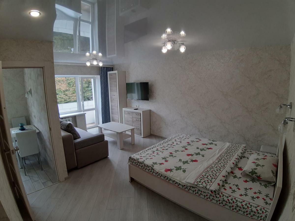 Ferienwohnung Однокомнатная Квартира На Площади Победы Homel Exterior foto