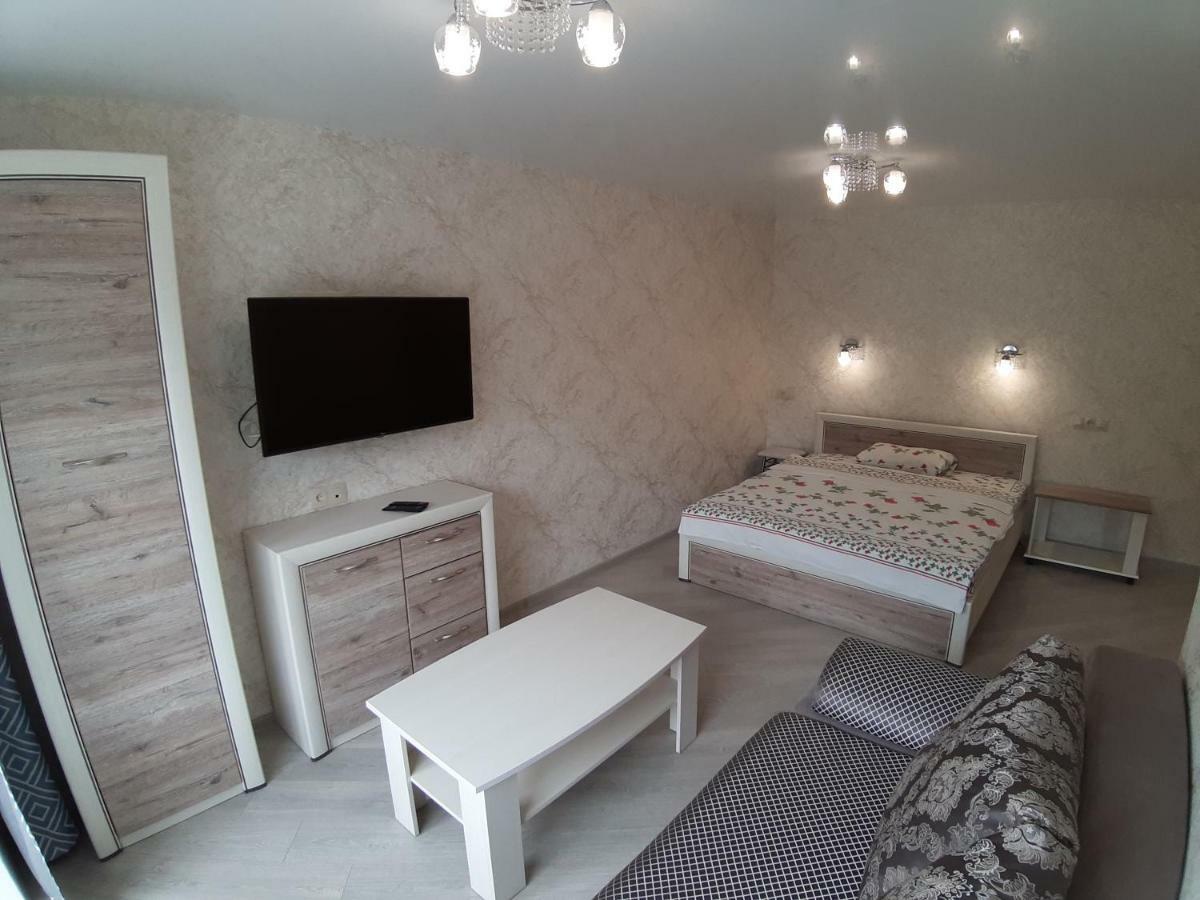 Ferienwohnung Однокомнатная Квартира На Площади Победы Homel Exterior foto