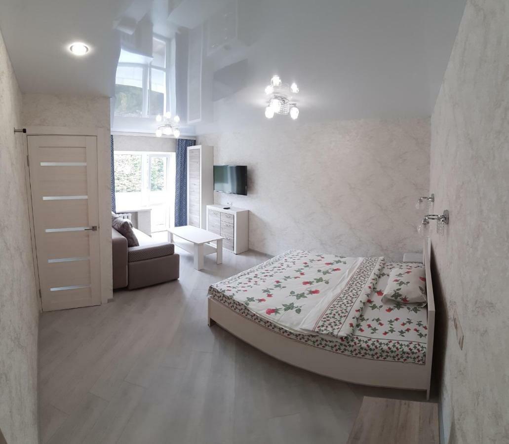 Ferienwohnung Однокомнатная Квартира На Площади Победы Homel Exterior foto